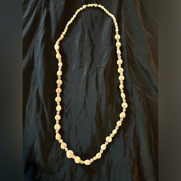 Vtg shell necklace- set of 2 - Picture 3 of 5